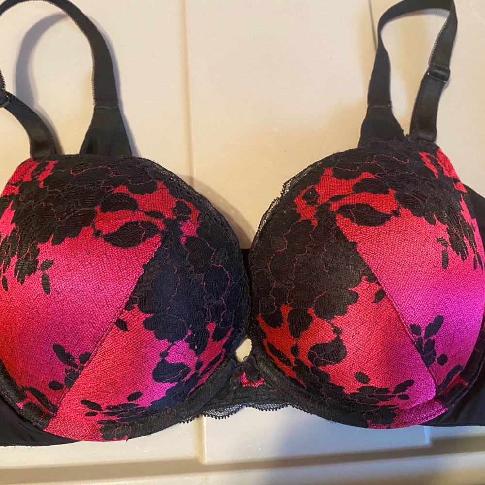 Torrid bra red and black size 42B